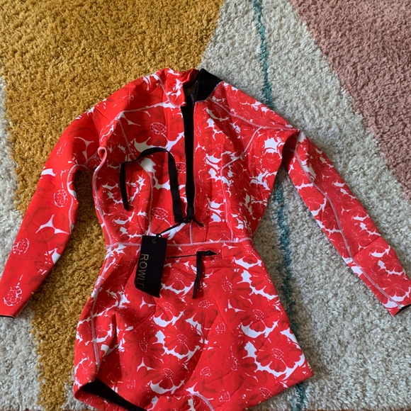 Cynthia Rowley wet suit - Picture 3 of 4